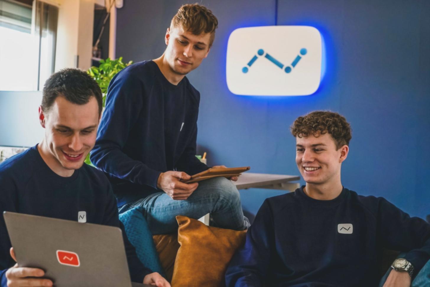 Професійна фотокамера та обладнання для навчання фотографії