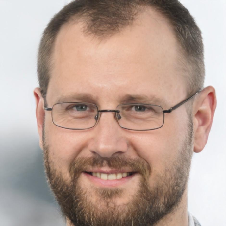 Портрет викладача фотографії Олега Кадрового